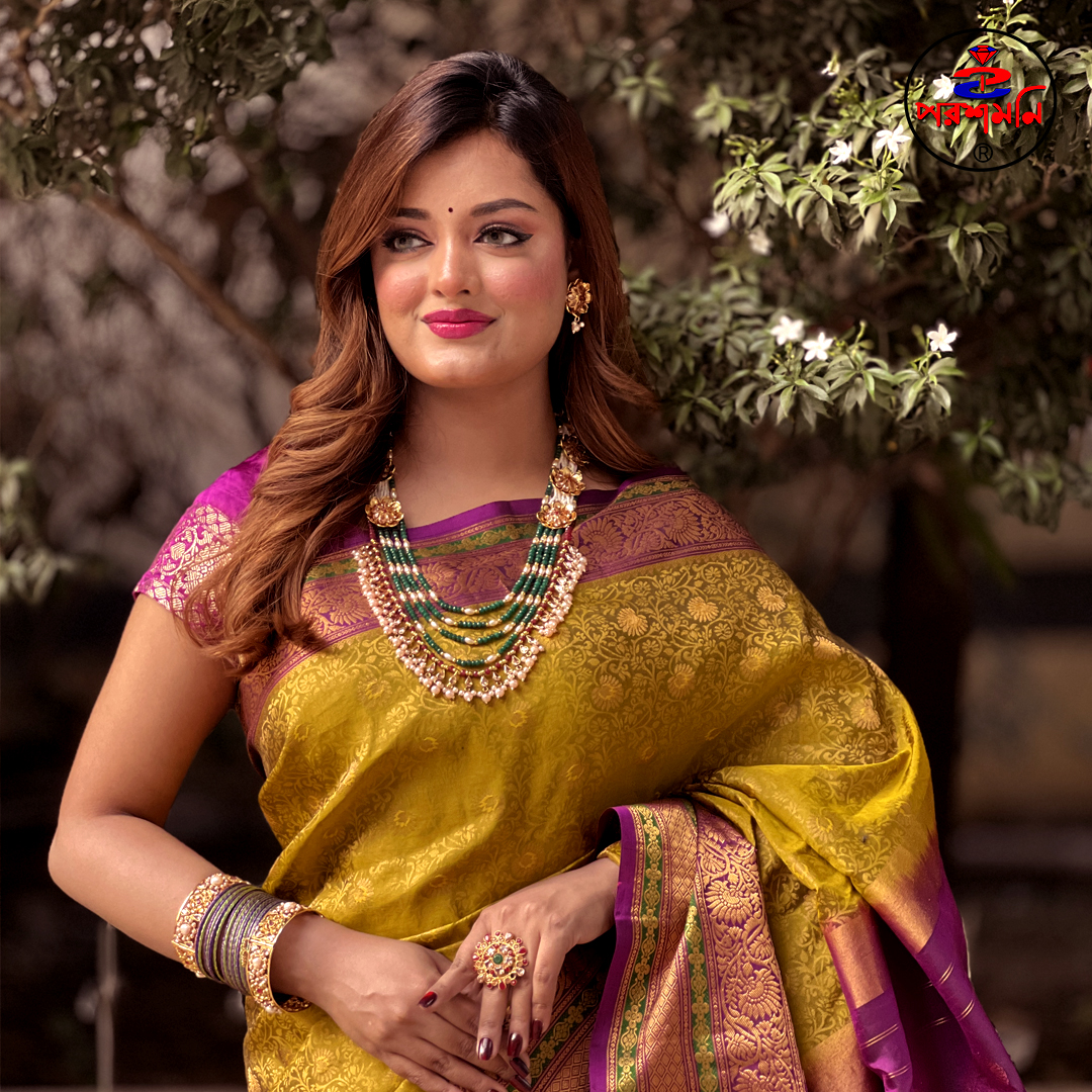 ๐๐
๐ฝ๐ฒ๐ฟ๐ถ๐ฒ๐ป๐ฐ๐ฒ ๐๐ต๐ฒ ๐ฅ๐ผ๐๐ฎ๐น ๐ง๐ผ๐๐ฐ๐ต ๐ผ๐ณ ๐ฃ๐๐ฟ๐ฒ ๐๐ฎ๐ฑ๐๐ฎ๐น ๐ฆ๐ถ๐น๐ธ